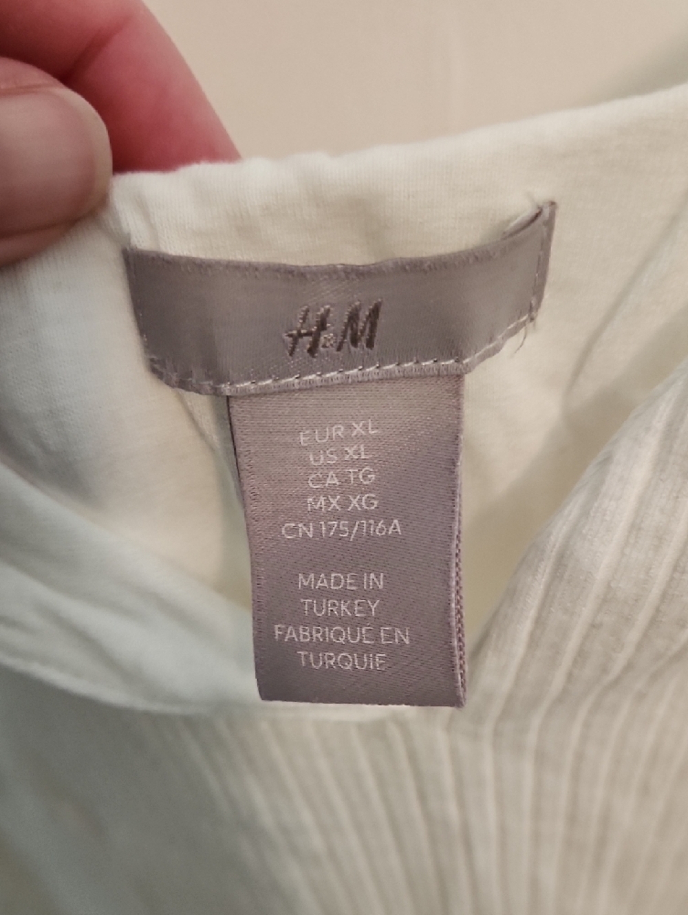 H&M White Ribbed V-Neck Tank - Picture 2 of 4